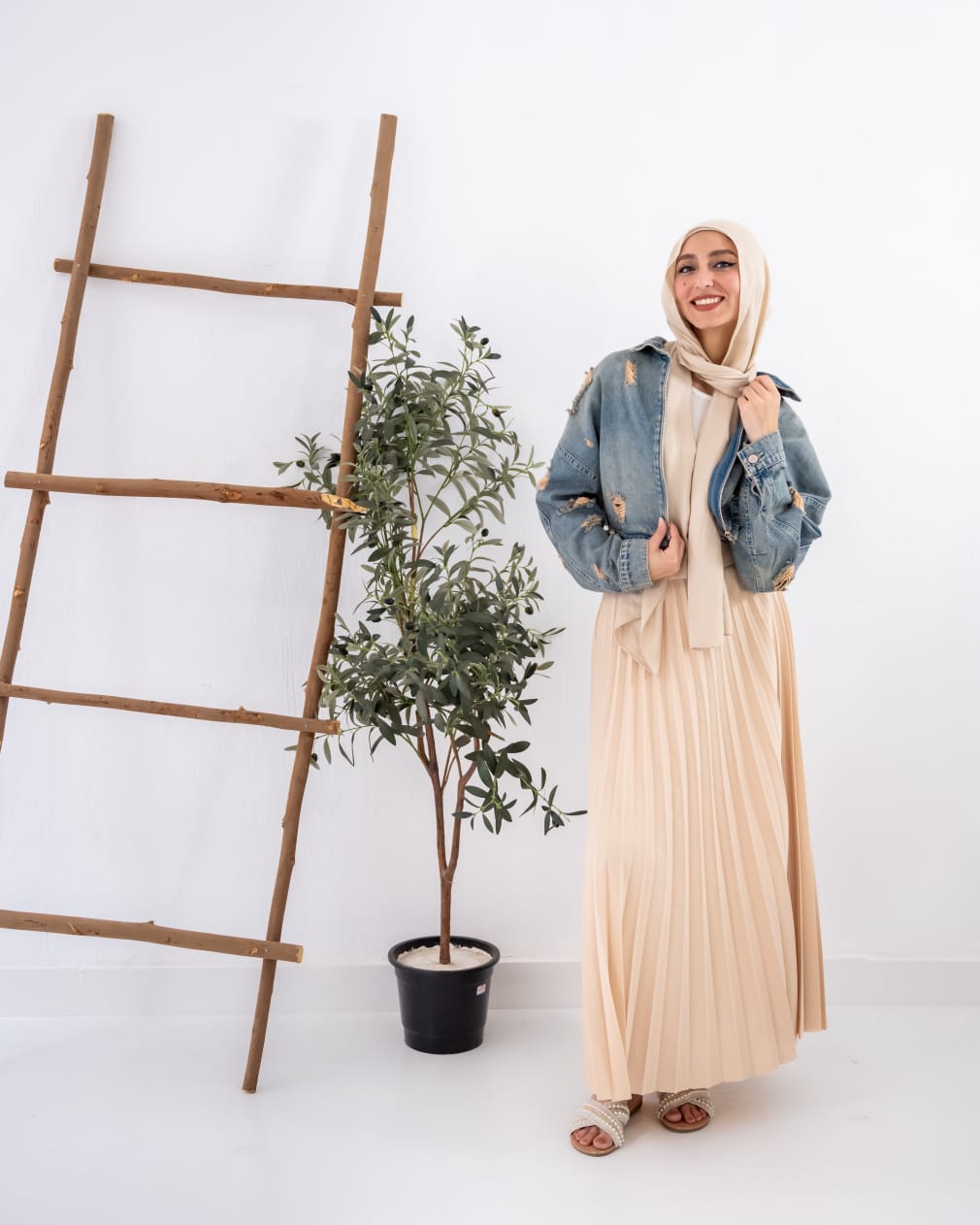 Plated skirt in beig
