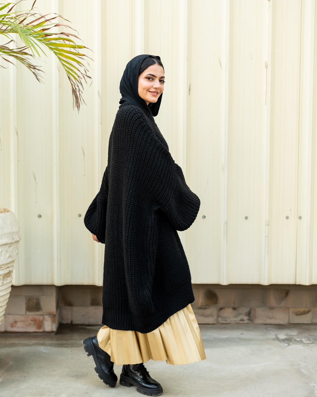 Extra Oversized Chunky Sweater in Black