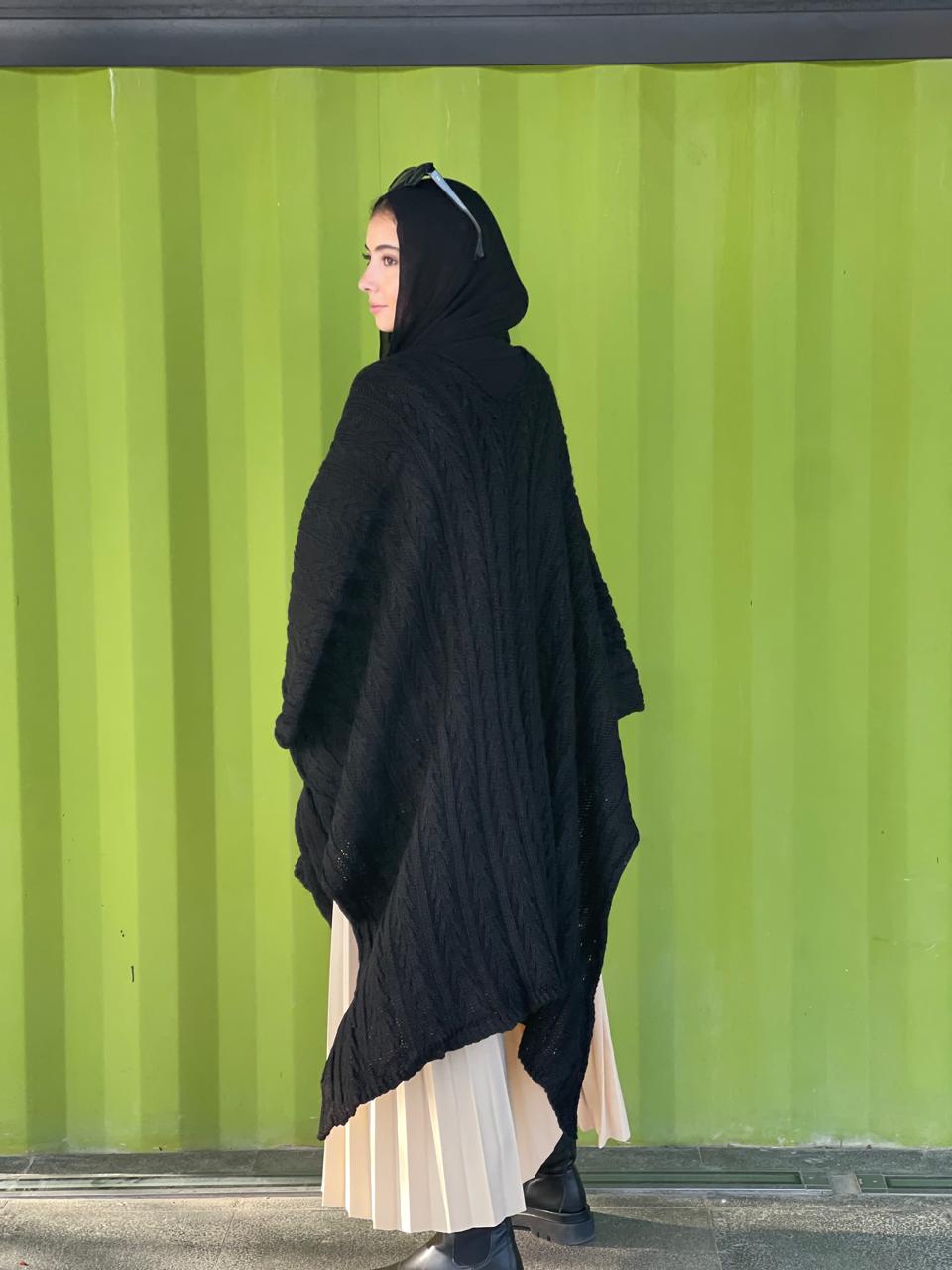 Cable-knitted Cape in dark blue
