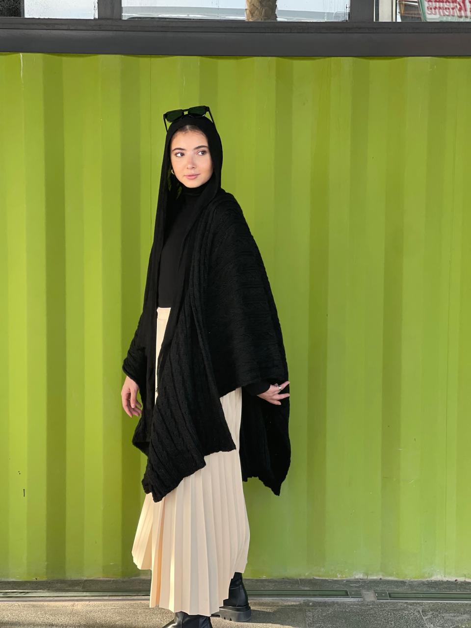 Cable-knitted Cape in dark blue
