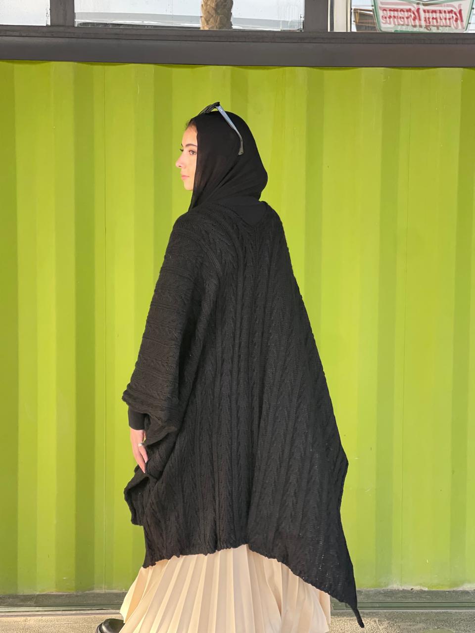 Cable-knitted Cape in dark blue