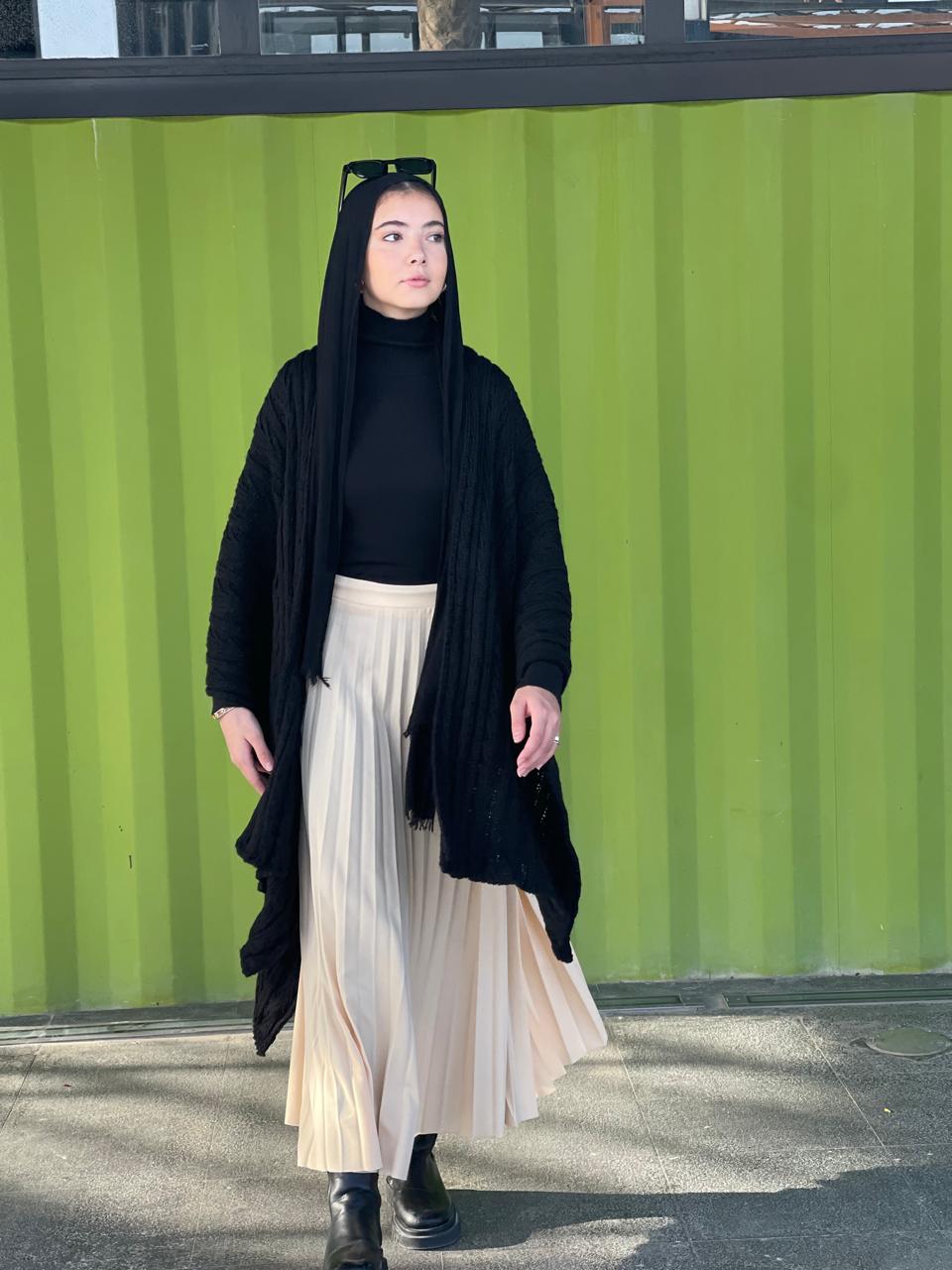 Cable-knitted Cape in dark blue