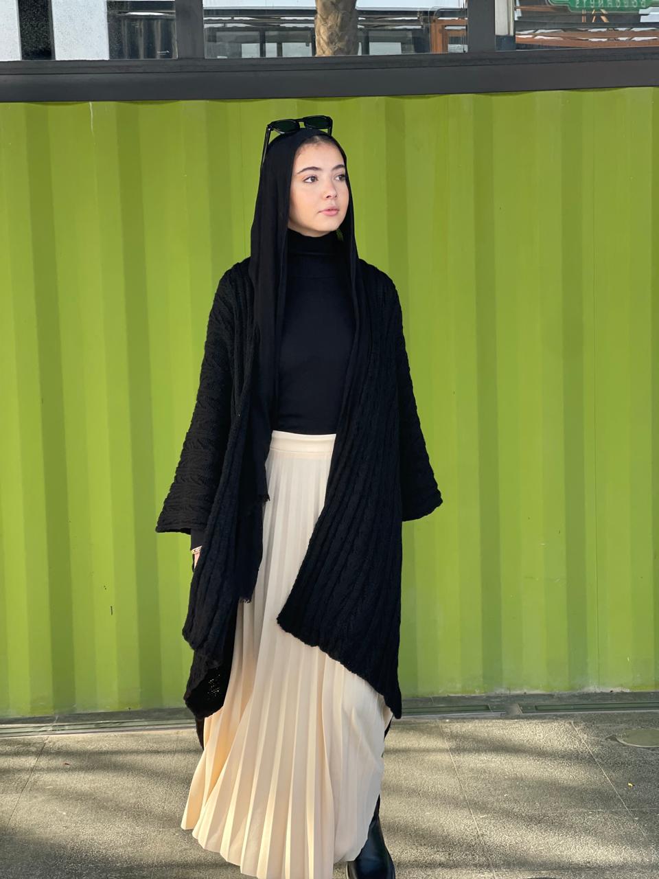 Cable-knitted Cape in dark blue
