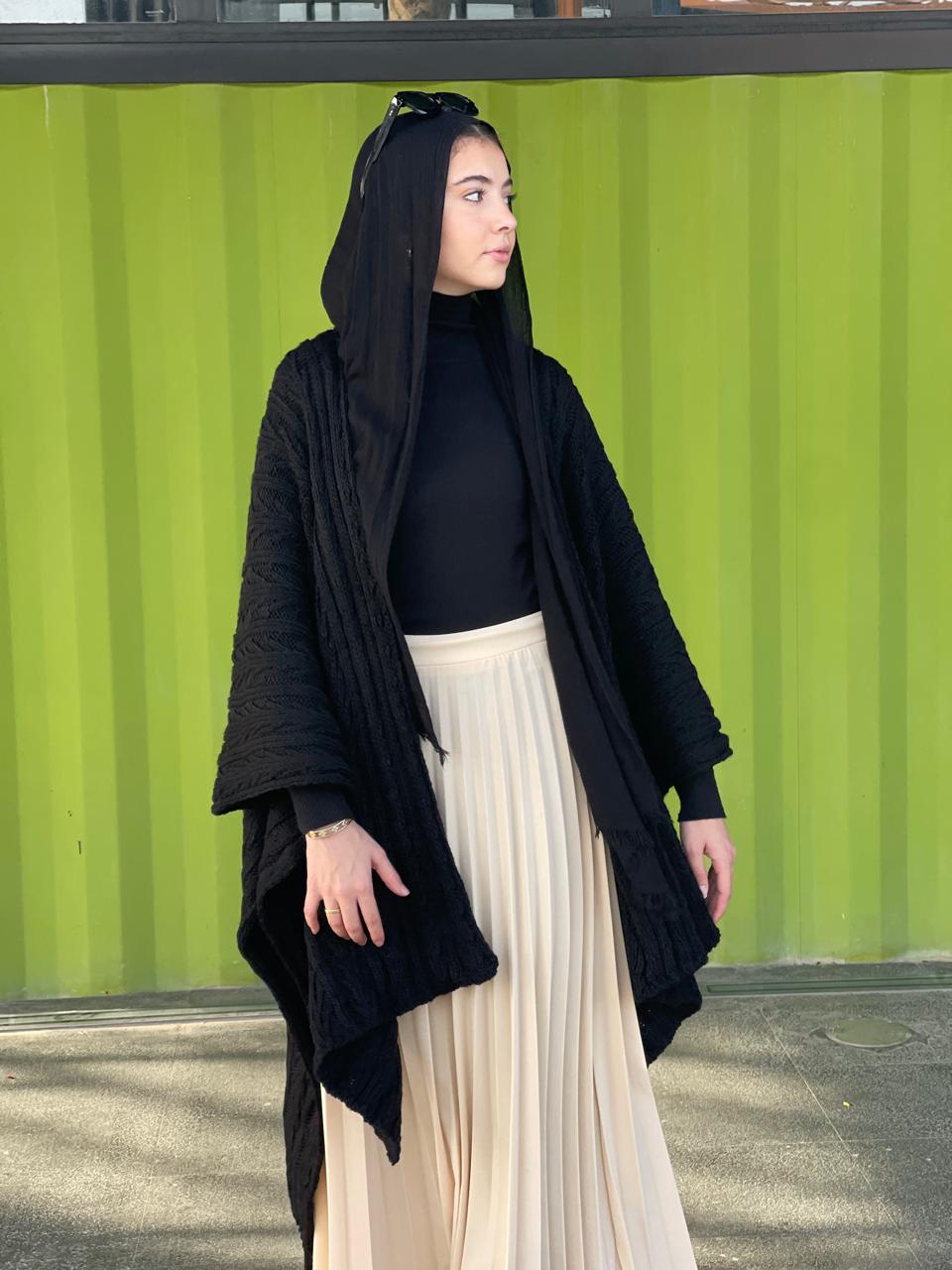 Cable-knitted Cape in dark blue