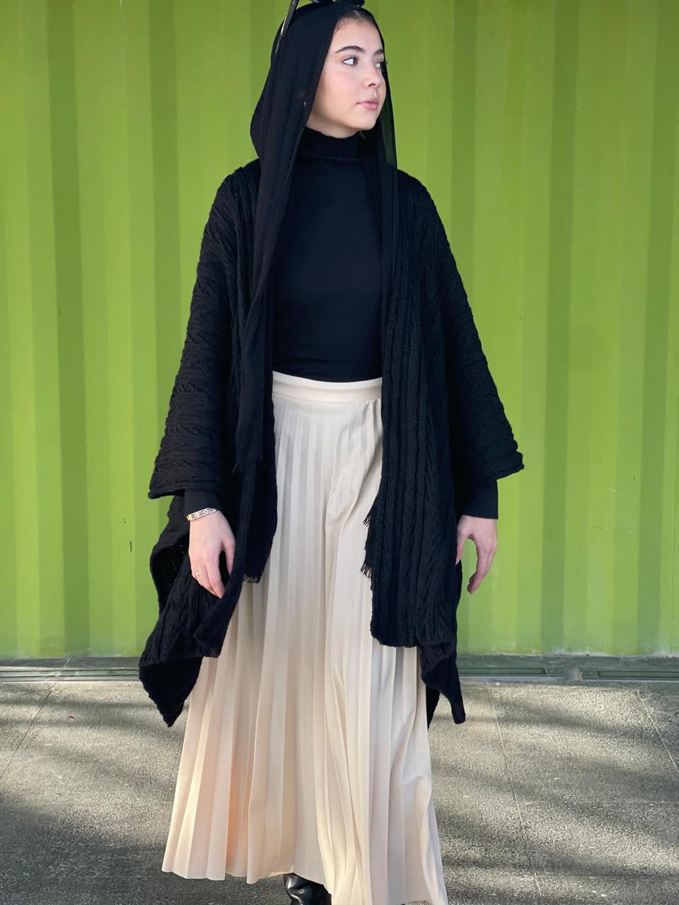 Cable-knitted Cape in dark blue