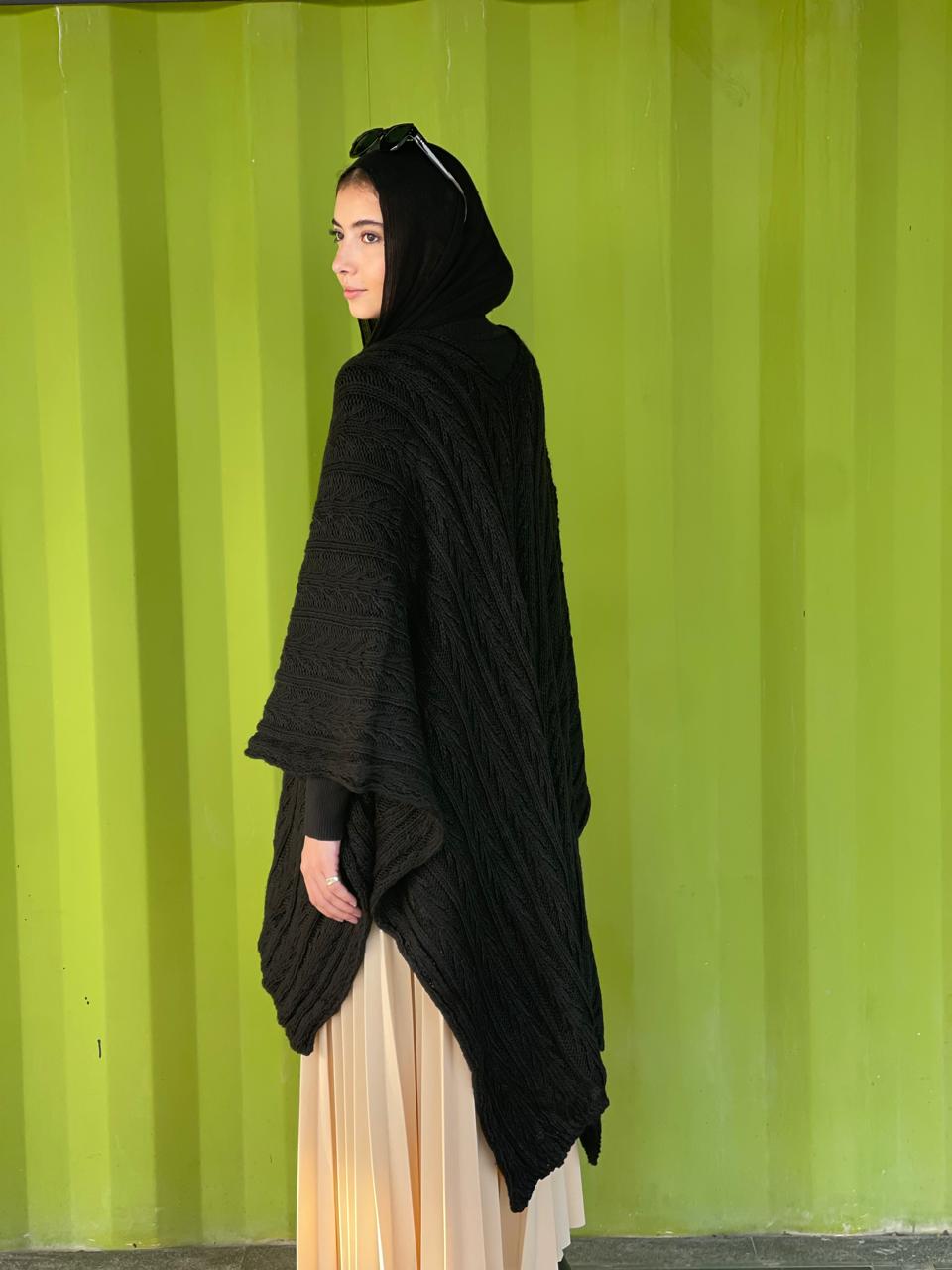 Cable-knitted Cape in dark blue