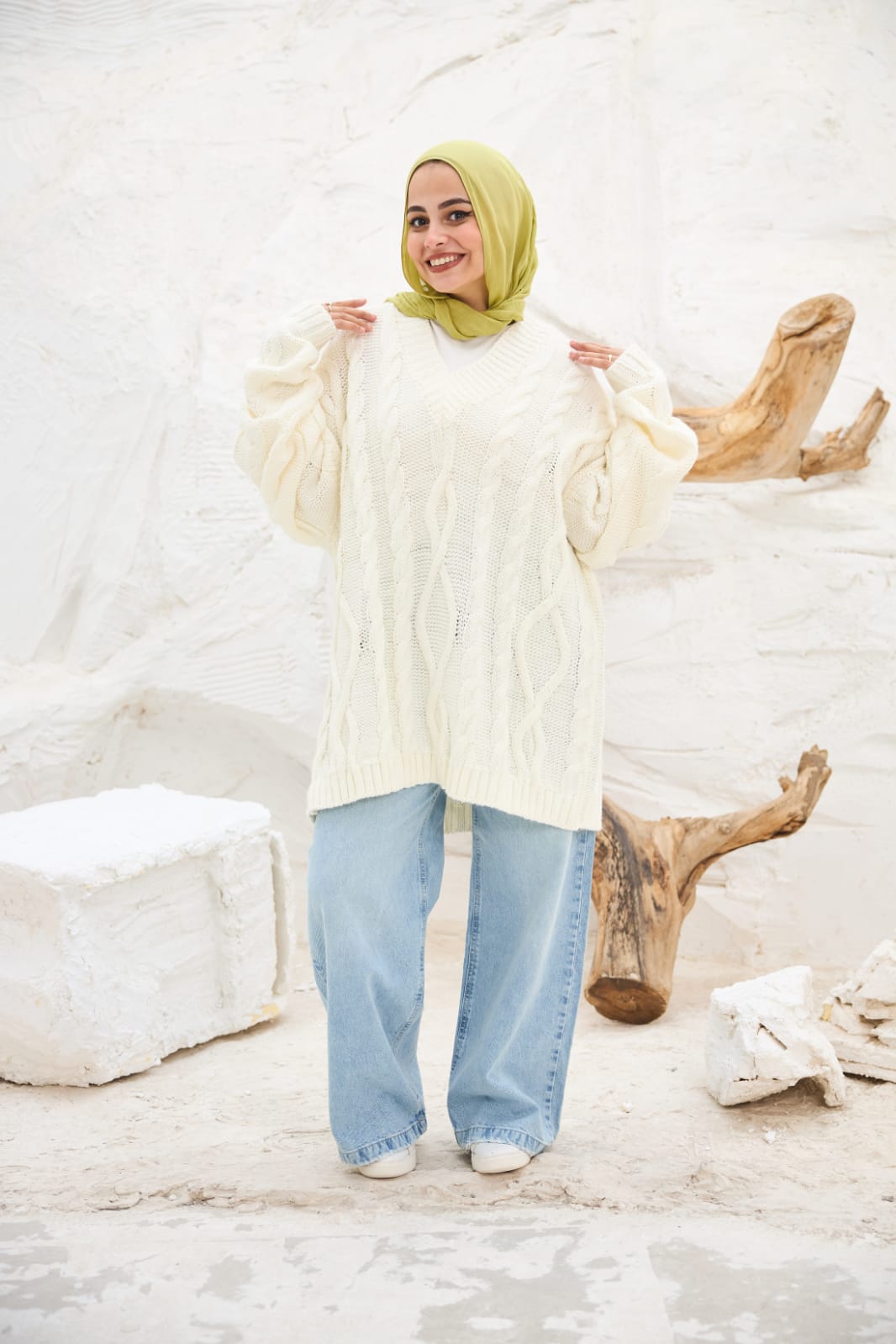 Cable-knit V-neck Sweater