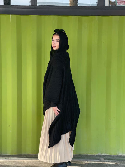 Cable-knitted Cape in dark blue